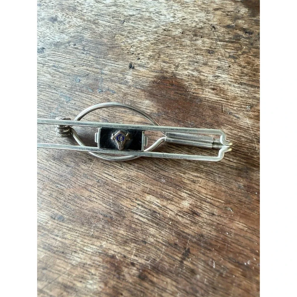 Vintage Lamode Silvertone Free Masonry Thai Clip With Black Inlay ￼￼
